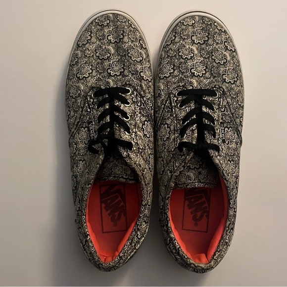 Vans Shoes - Vans Atwood Paisley Sneakers size 6.5